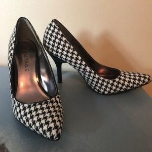 Houndstooth Pumps
